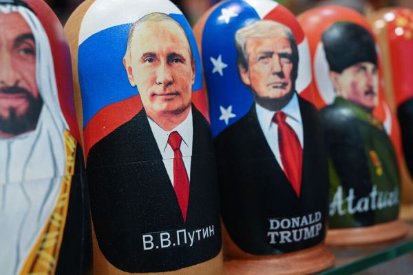 «Киев между молотом и наковальней». Чего ждать после разговора Трампа и Путина
