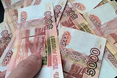 Замкомандира полицейского взвода за взятку отпустил пойманного с наркотиками россиянина