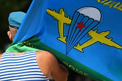 Хозяином внедорожника с подозрительной коробкой под днищем оказался офицер ВДВ