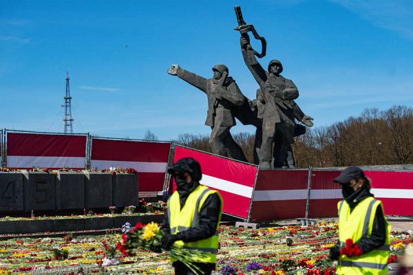 Для одних праздник, а для других — горе. Как в странах бывшего СССР отмечают день Победы
