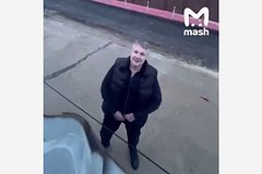 Знаменитый российский карманник Беспредел попытался запугать соседей половым членом