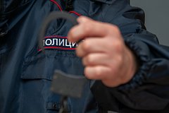 Доставленный в отдел россиянин избил полицейского и сбежал из участка