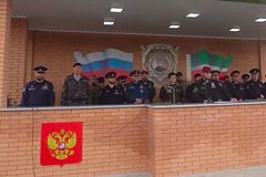 В Чечне показали герб России без крестов. Необычную деталь заметили во время очередного награждения Адама Кадырова