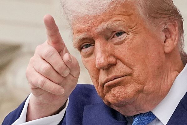 «Путин играет с огнем»: Трамп рассказал, как он спасает Россию