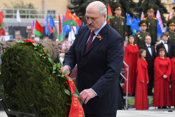 Для одних праздник, а для других — горе. Как в странах бывшего СССР отмечают день Победы