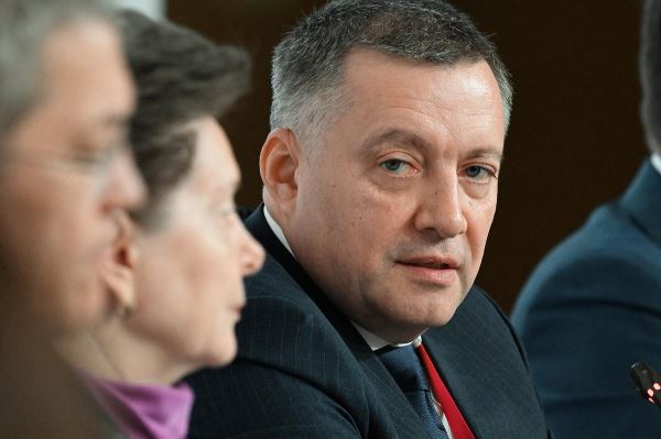 «Шокирующая ситуация». Российский подросток зарезал знакомых на даче и поджег дом. Он мог сделать это из-за безответной любви