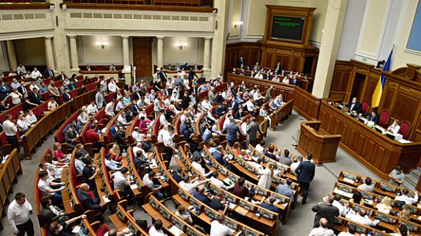 Депутат Рады поздравил украинцев с Днем Победы вопреки указу Зеленского