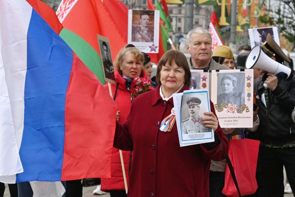 Для одних праздник, а для других — горе. Как в странах бывшего СССР отмечают день Победы