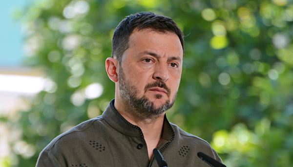 KP.RU: Зеленский начал заявлять о предотвращенных атаках России